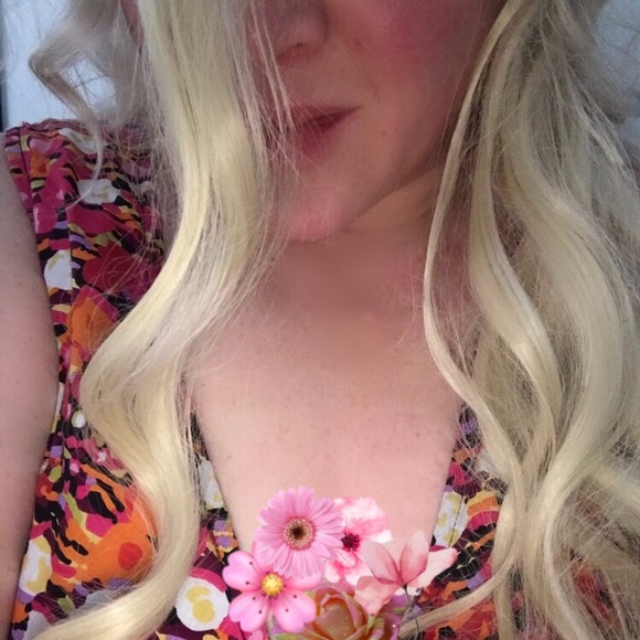 All clothes under $10 - Picture 1 of 1